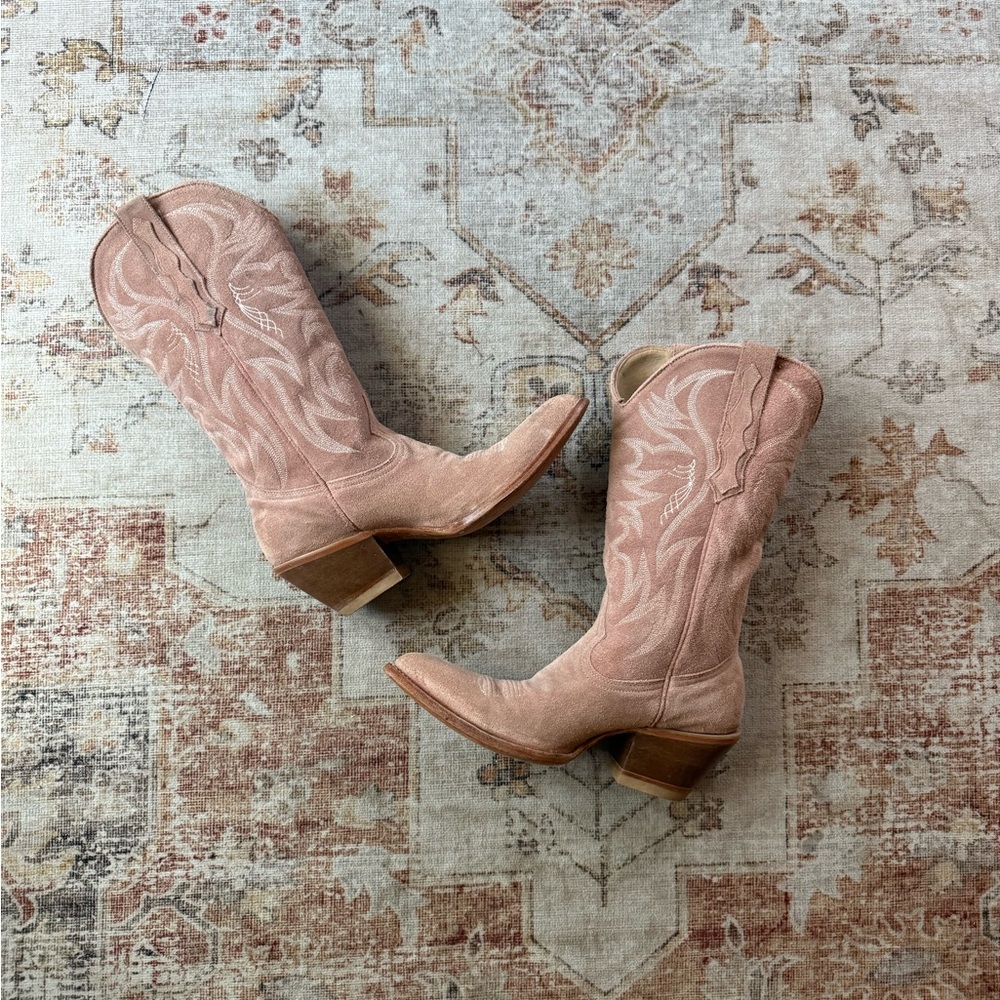 IDYLLWIND CHARMED LIFE PINK SUEDE WESTERN BOOTS - ROUND TOE